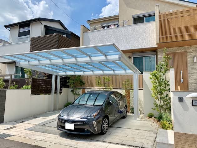 Kanopi Kaca Carport: Perlindungan Mobil Anda Yang Tahan Lama Dan Menawan